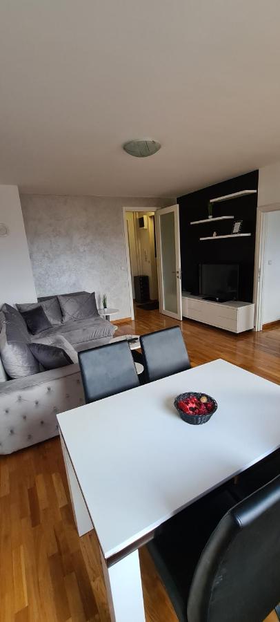 Apartments Belville Belgrado Exterior foto
